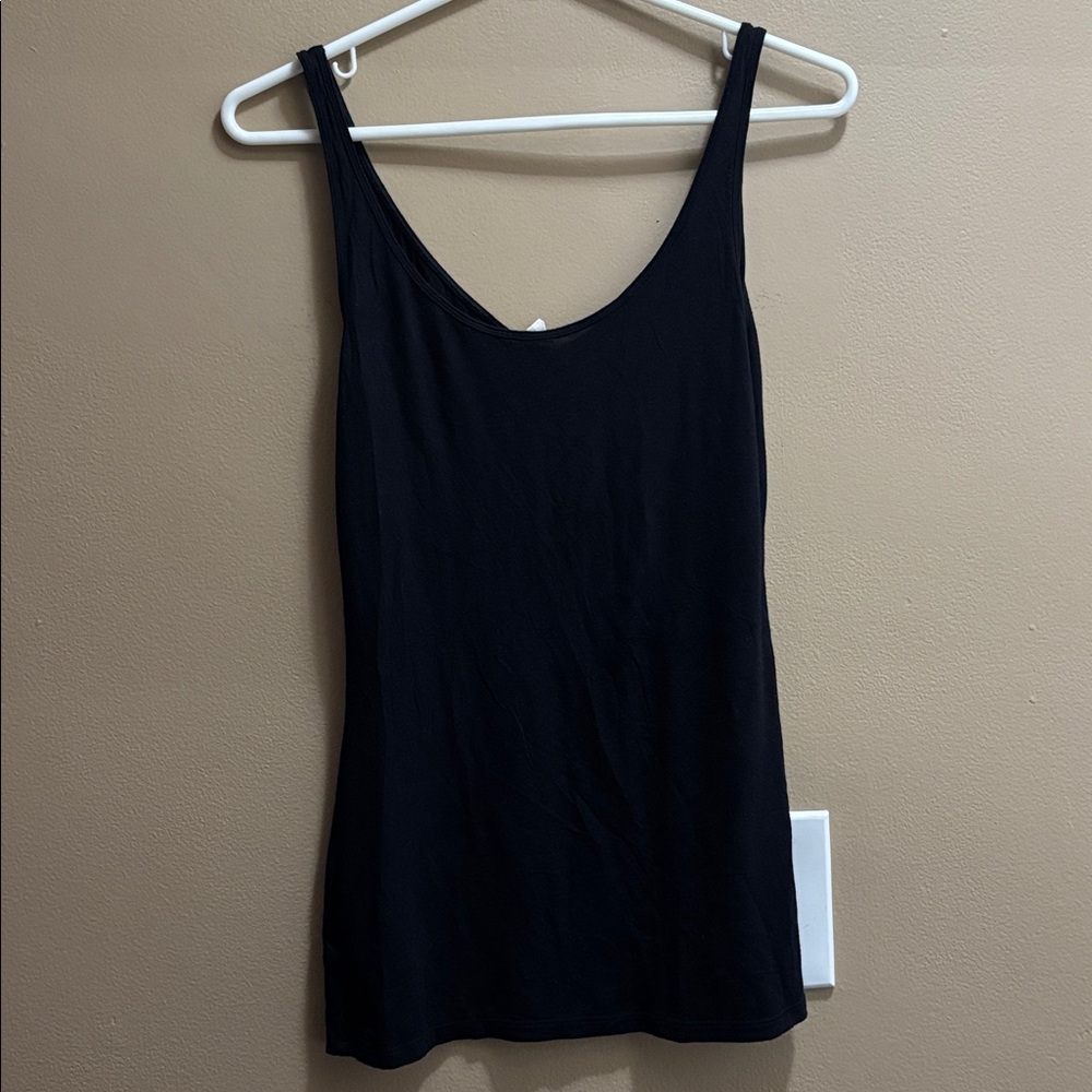 Old Navy Black Tank Top - Picture 2 of 2